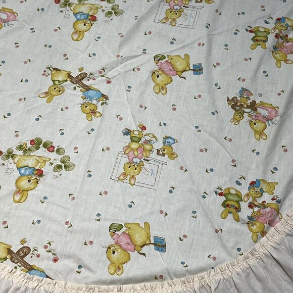 Vintage Tablecloth Handmade Easter Bunny Rabbit School‎ Spring Ruffle Round - Picture 4 of 8